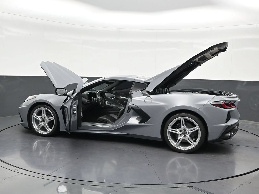 Used 2025 Chevrolet Corvette Stingray Coupe w/ 1LT RWD image 34