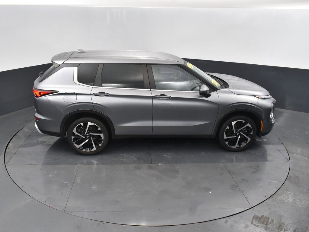 Used 2022 Mitsubishi Outlander SE image 43