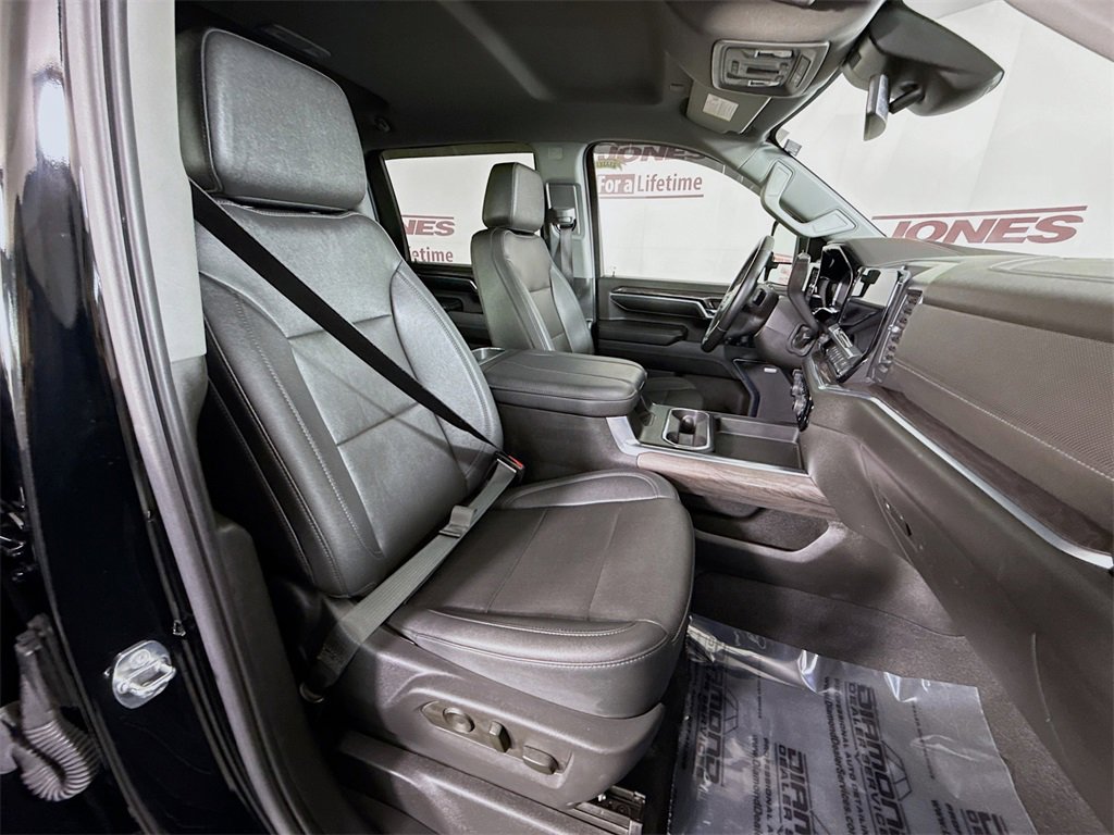 Used 2024 Chevrolet Silverado 2500 LTZ w/ LTZ Convenience Package image 33
