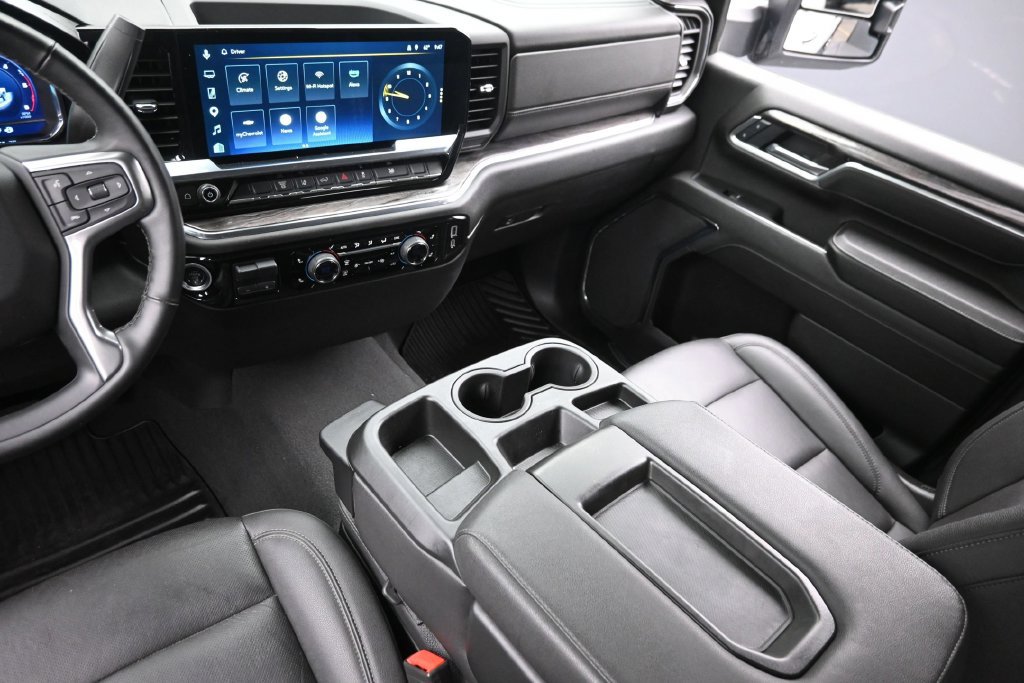 Used 2025 Chevrolet Silverado 2500 LTZ AWD/4WD image 15