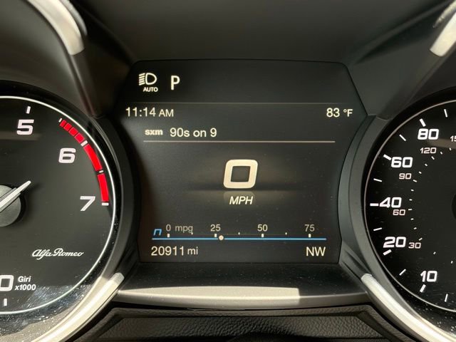 Used 2023 Alfa Romeo Giulia Veloce AWD/4WD image 27