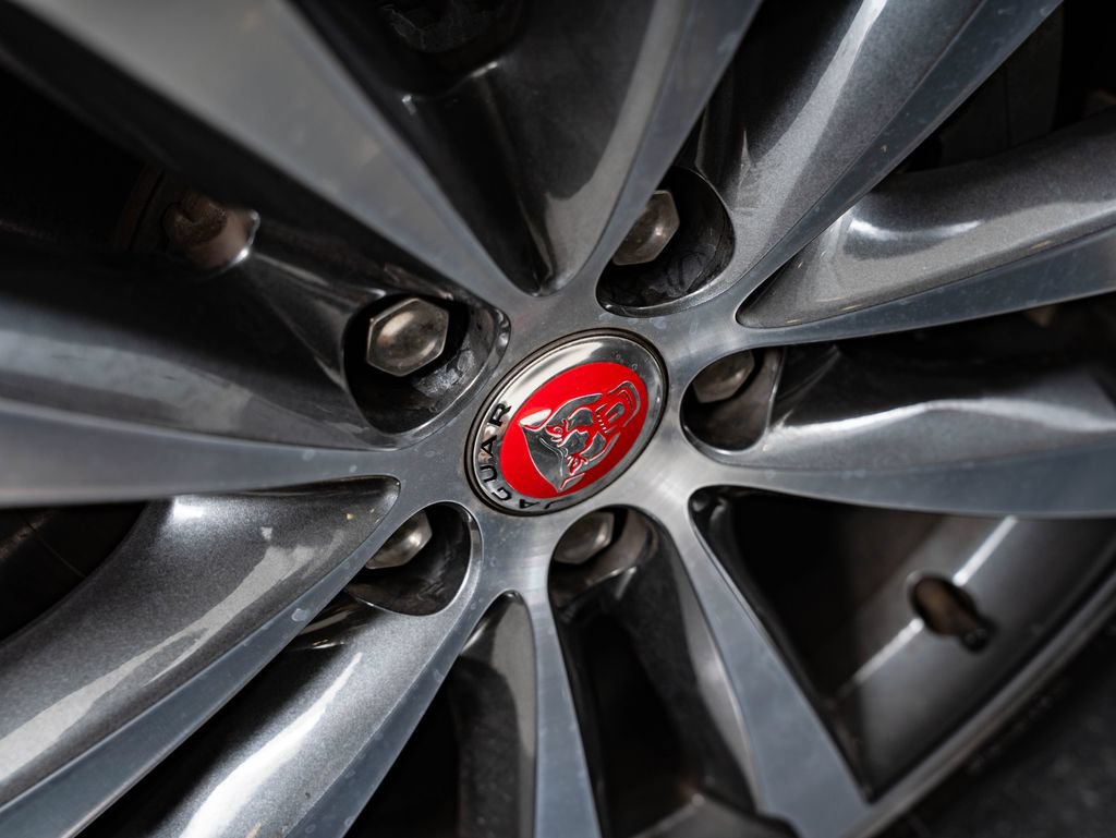 Used 2023 Jaguar F-PACE S AWD/4WD image 8