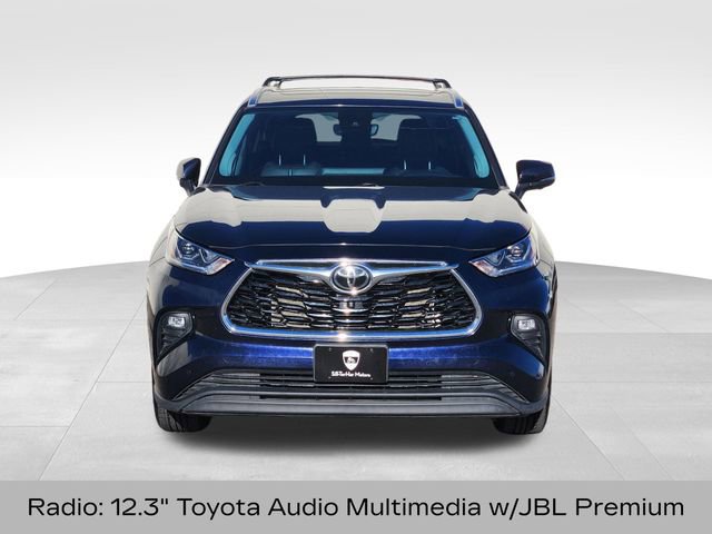 Used 2023 Toyota Highlander Limited image 3