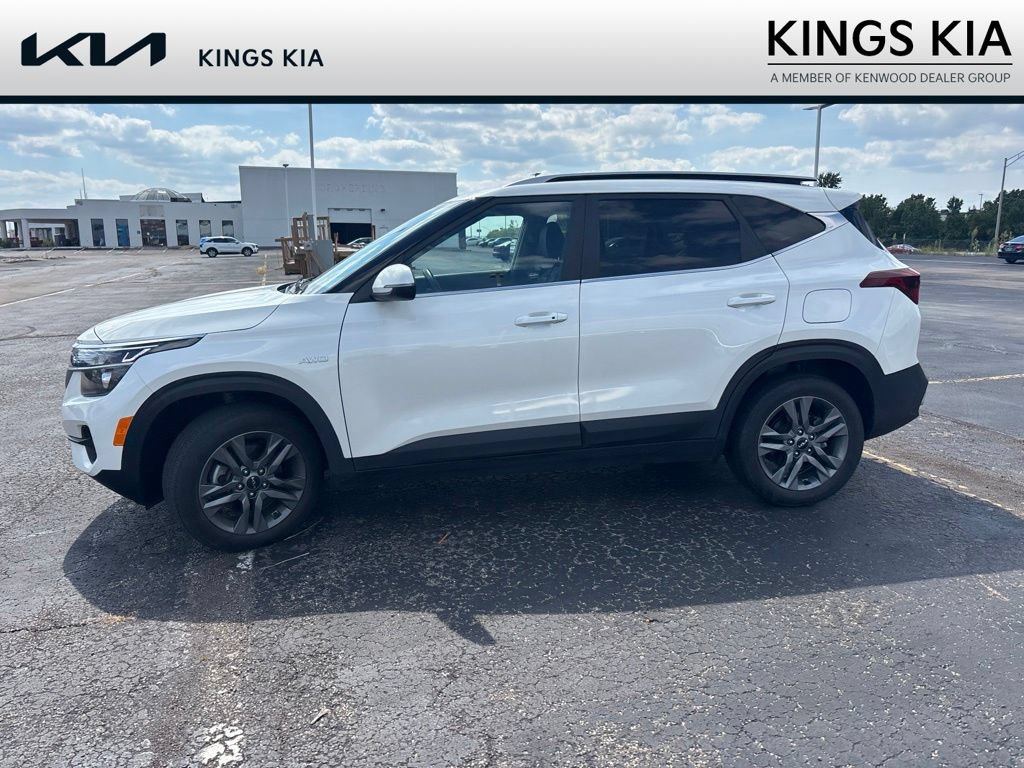 Used 2023 Kia Seltos S w/ Navigation Package AWD/4WD image 13