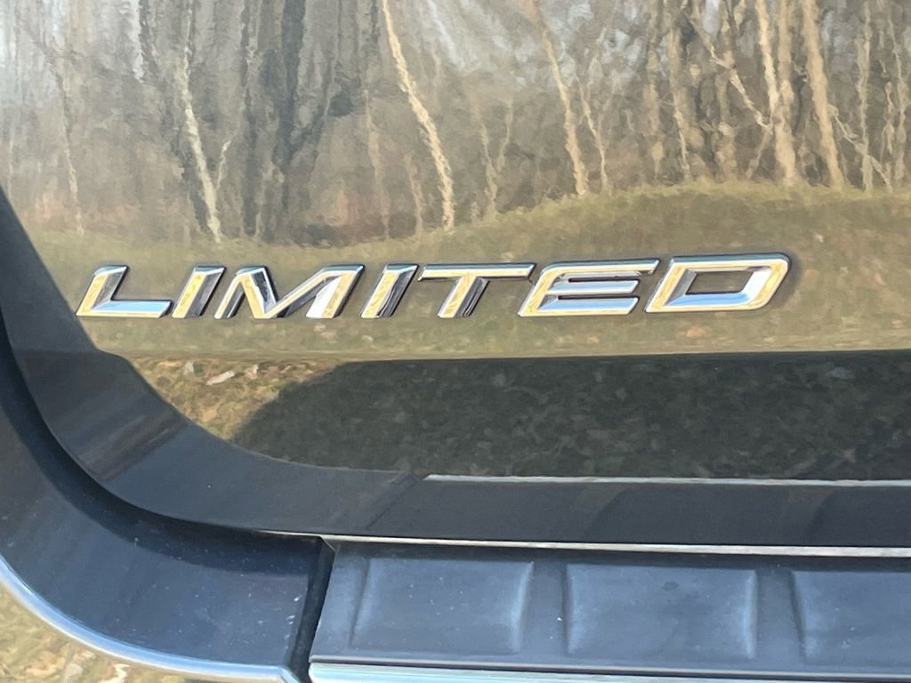 Used 2022 Ford Explorer Limited w/ Equipment Group 301A image 23