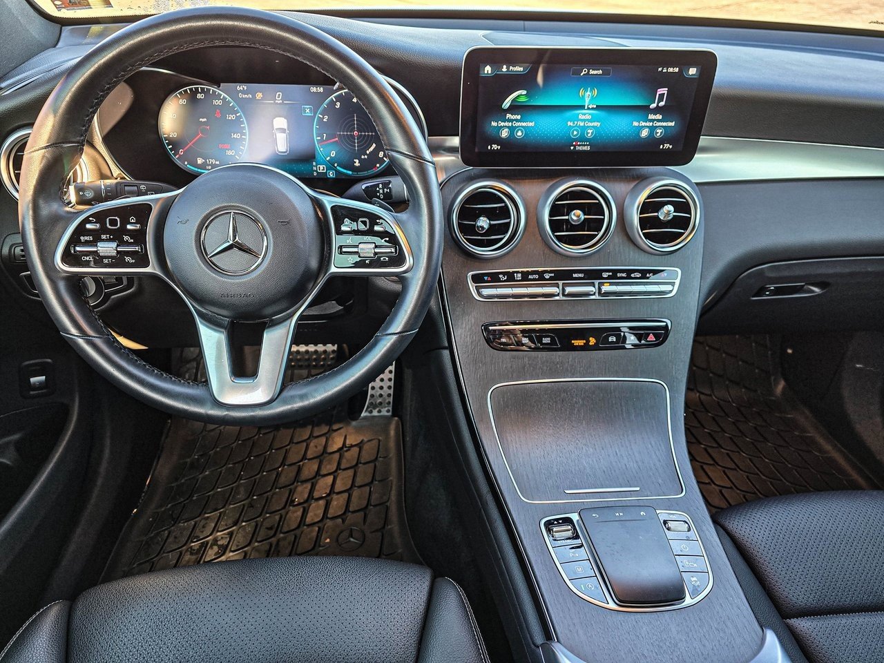 Used 2022 Mercedes-Benz GLC 300 4MATIC image 32