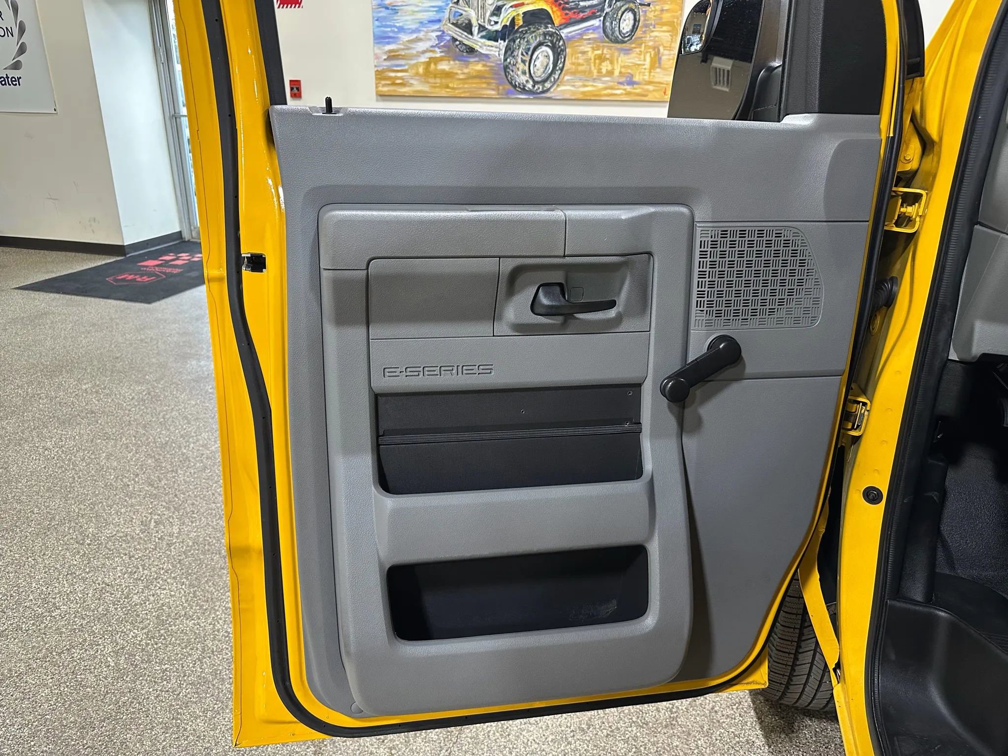 Used 2011 Ford E-150 and Econoline 150 Wagon RWD image 21