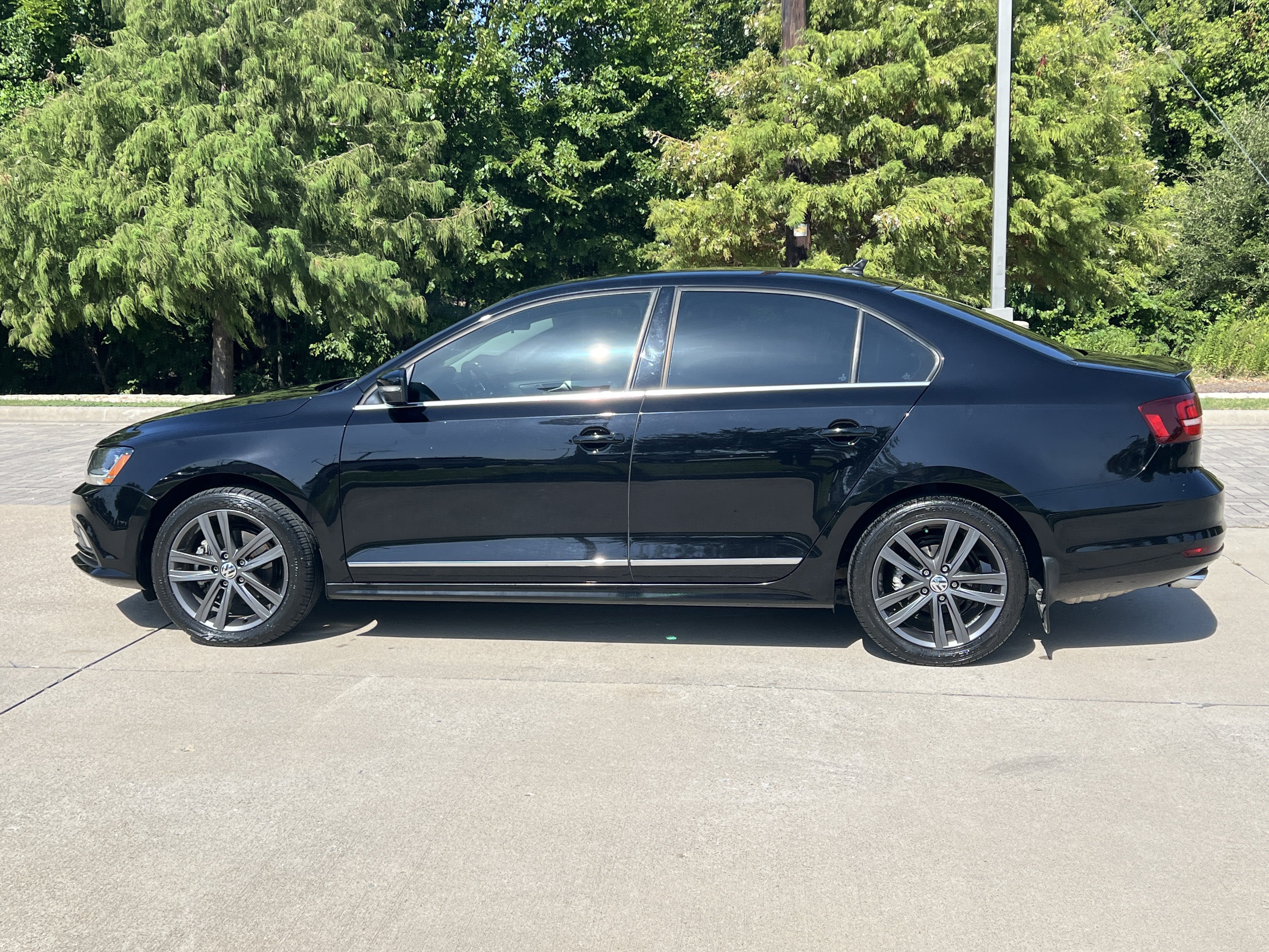 Used 2018 Volkswagen Jetta SEL FWD image 6