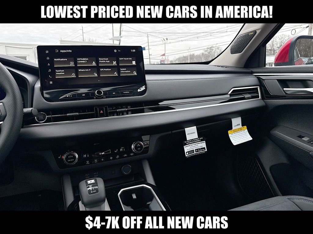 New 2025 Mitsubishi Outlander SE image 30