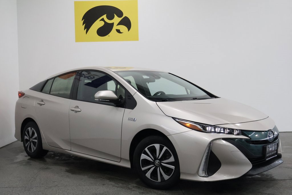 Used 2018 Toyota Prius Prime Premium image 2