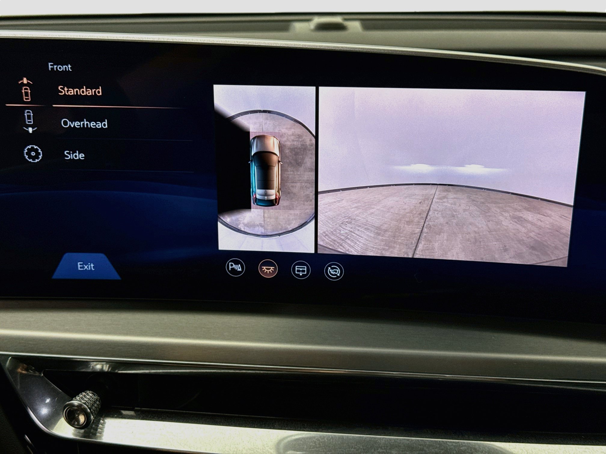 Used 2024 Cadillac Lyriq Sport AWD/4WD image 16