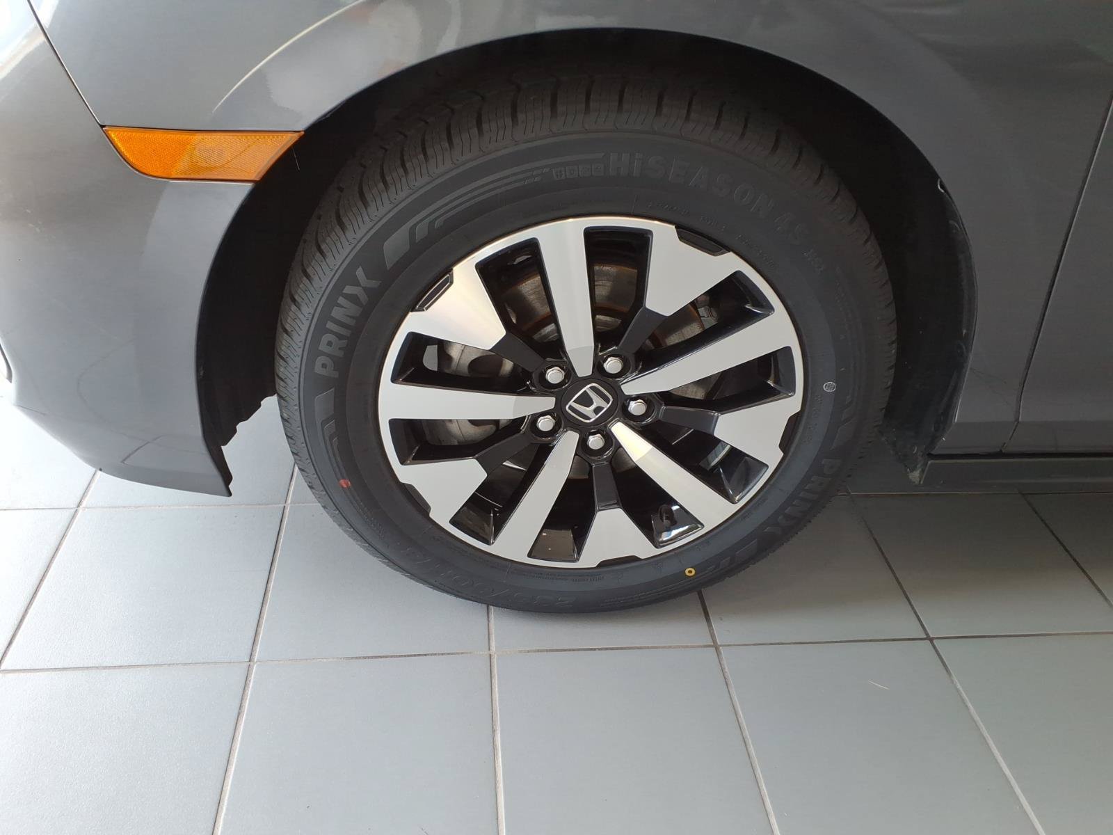 Certified 2025 Honda Odyssey EX-L image 9