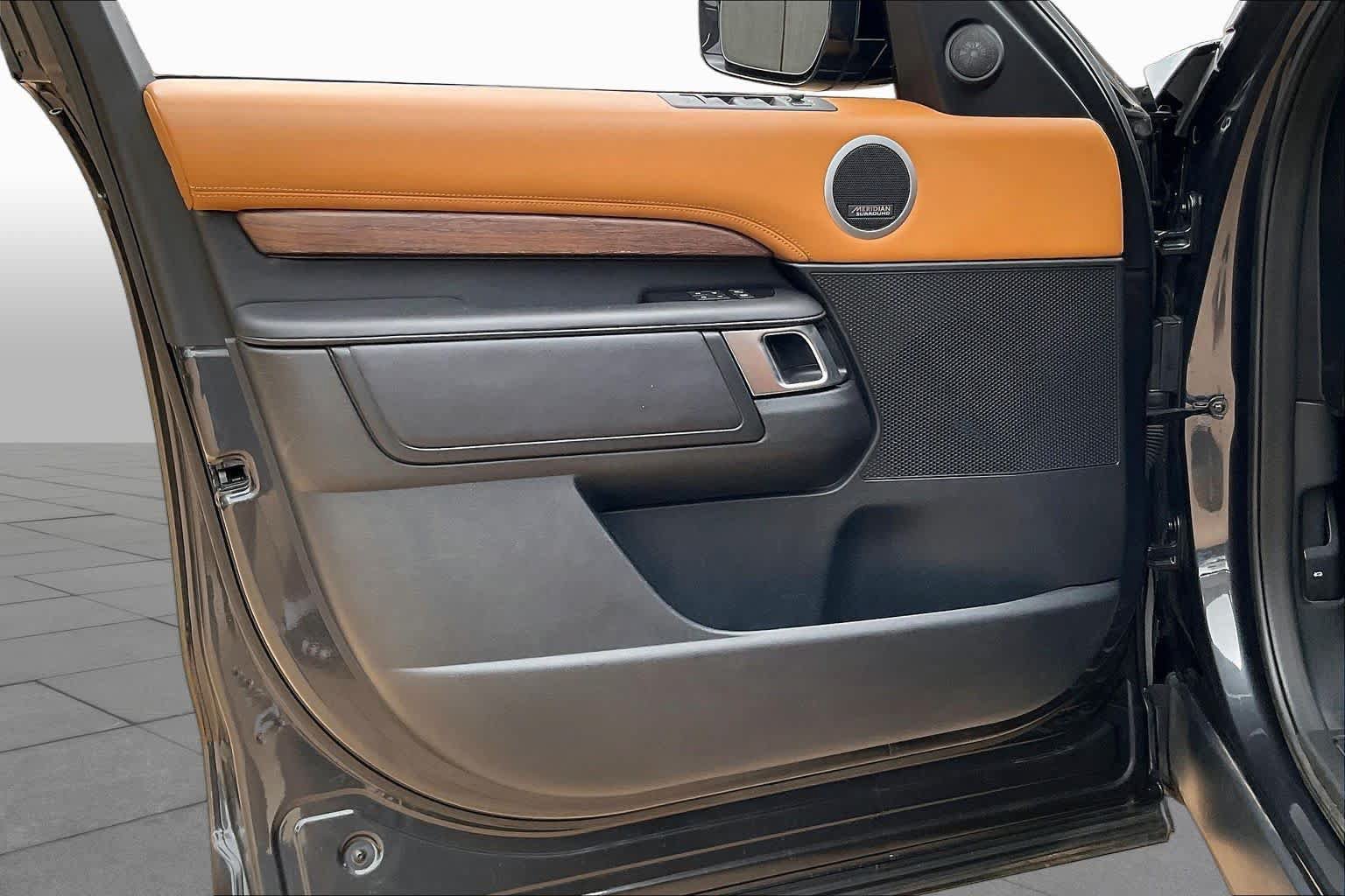 Used 2019 Land Rover Discovery HSE Luxury AWD/4WD image 22