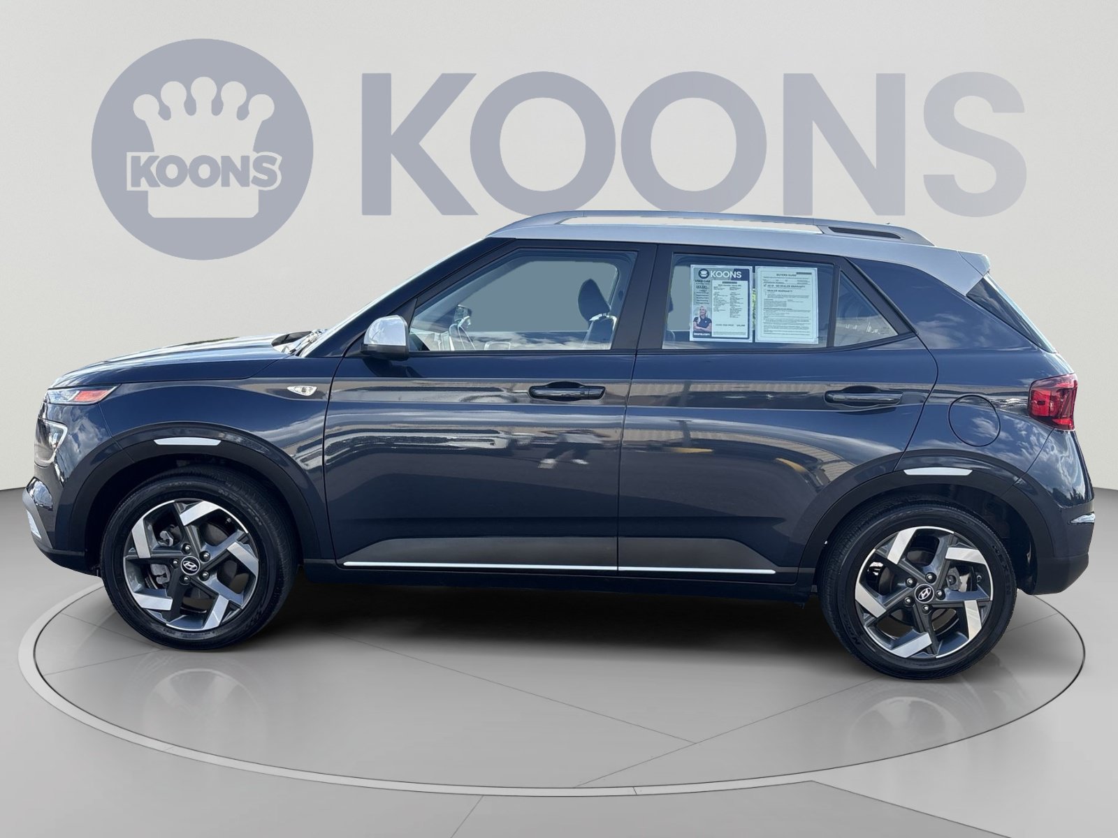 Used 2026 Hyundai Venue SEL FWD image 2