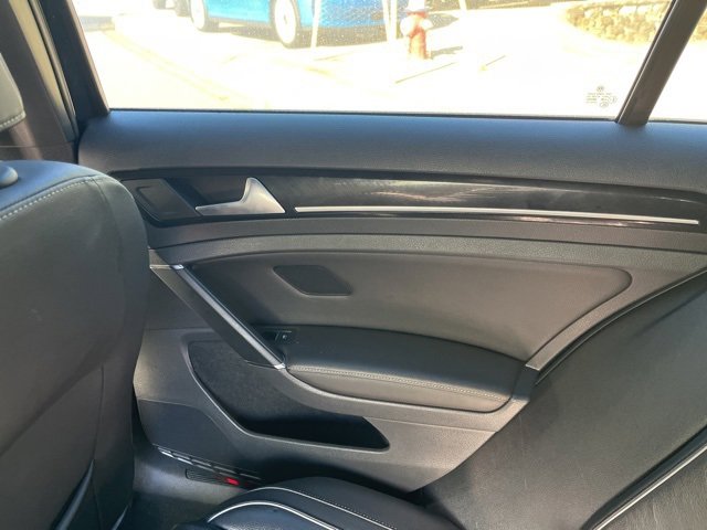 Used 2018 Volkswagen Golf R 4-Door image 12