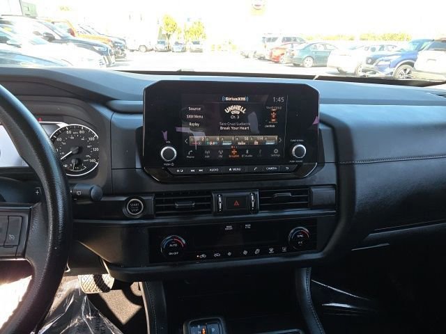 Used 2024 Nissan Pathfinder S image 18