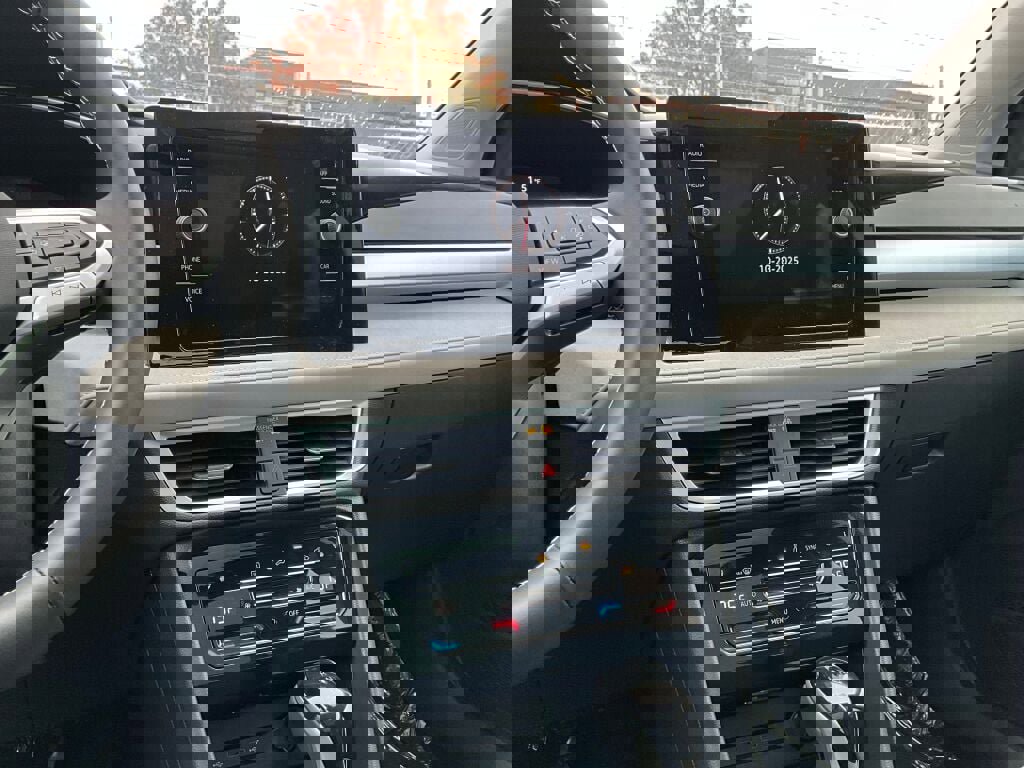 New 2025 Volkswagen Taos SE image 17