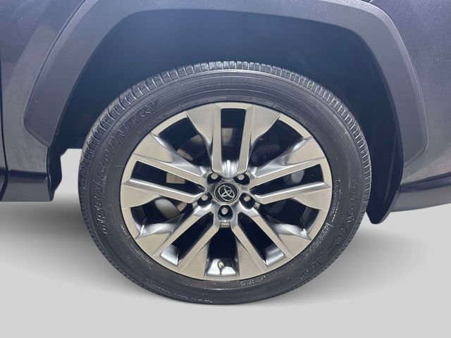 Used 2019 Toyota RAV4 XLE Premium w/ Cold Weather Package image 7