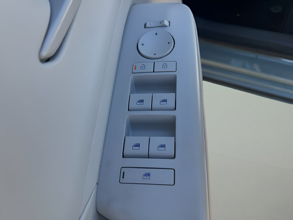 Used 2024 Hyundai Kona SEL FWD image 13