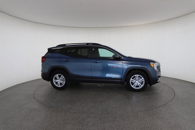 Used 2024 GMC Terrain SLE w/ Driver Convenience Package image 23