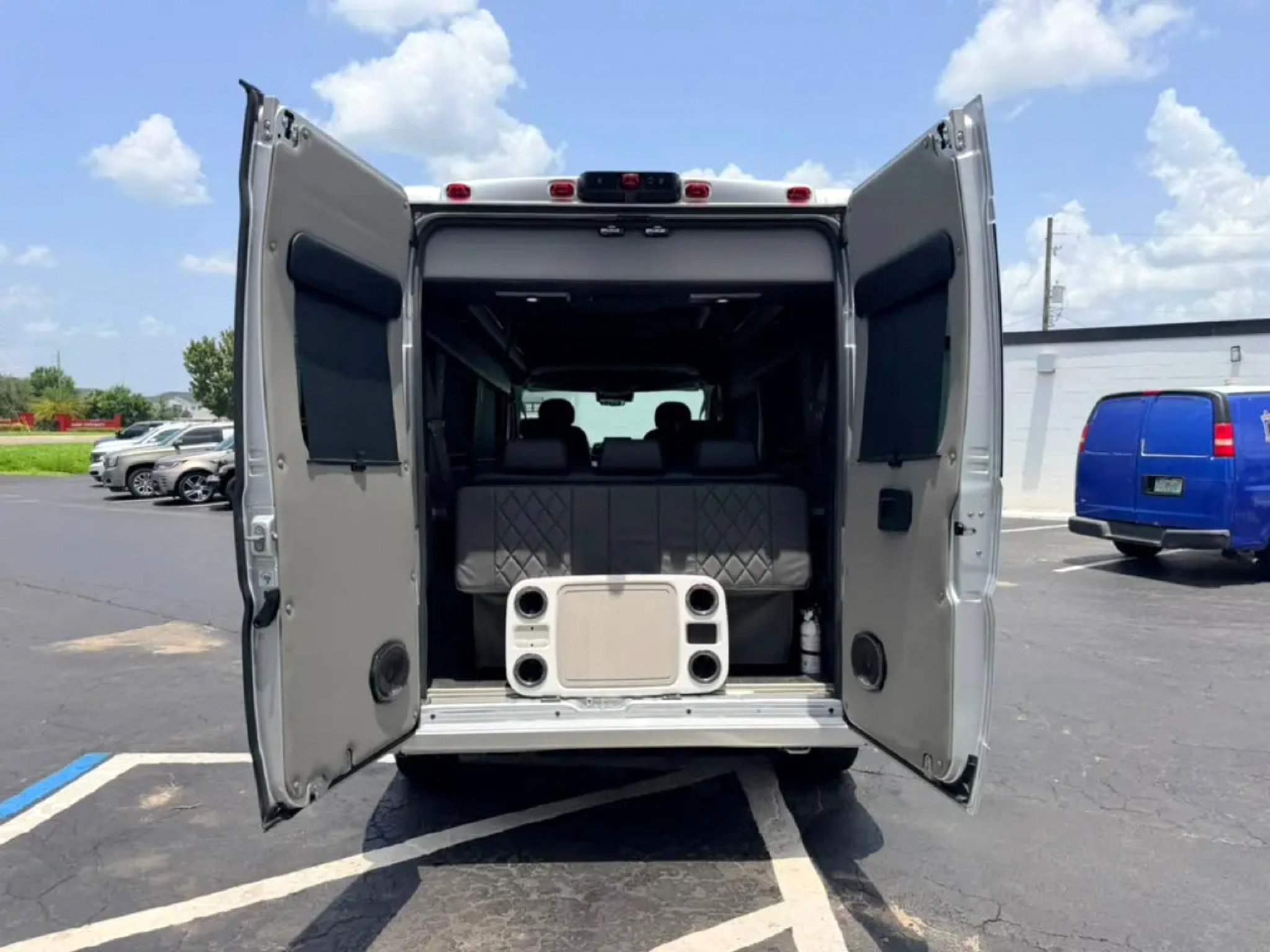 Used 2023 RAM ProMaster 2500 w/ Premium Convenience Group (B) FWD image 4