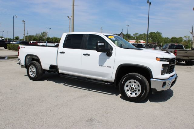 Used 2025 Chevrolet Silverado 2500 W/T w/ WT/CX Safety Package AWD/4WD image 14
