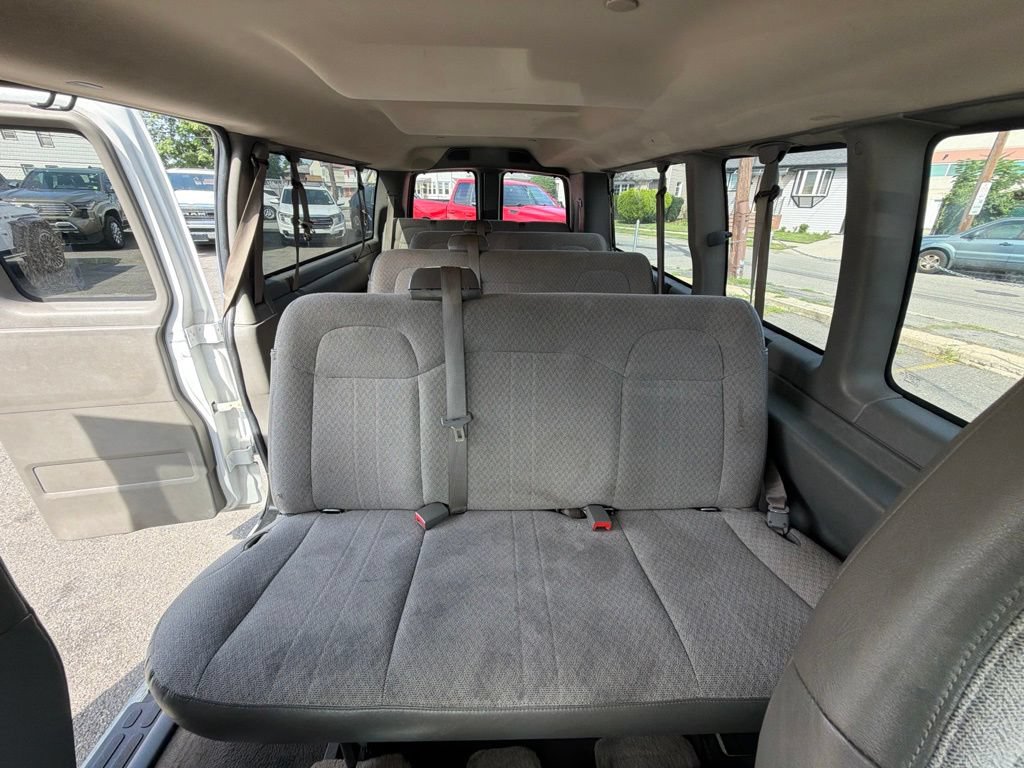 Used 2018 Chevrolet Express 3500 LT w/ LT Preferred Equipment Group RWD image 9