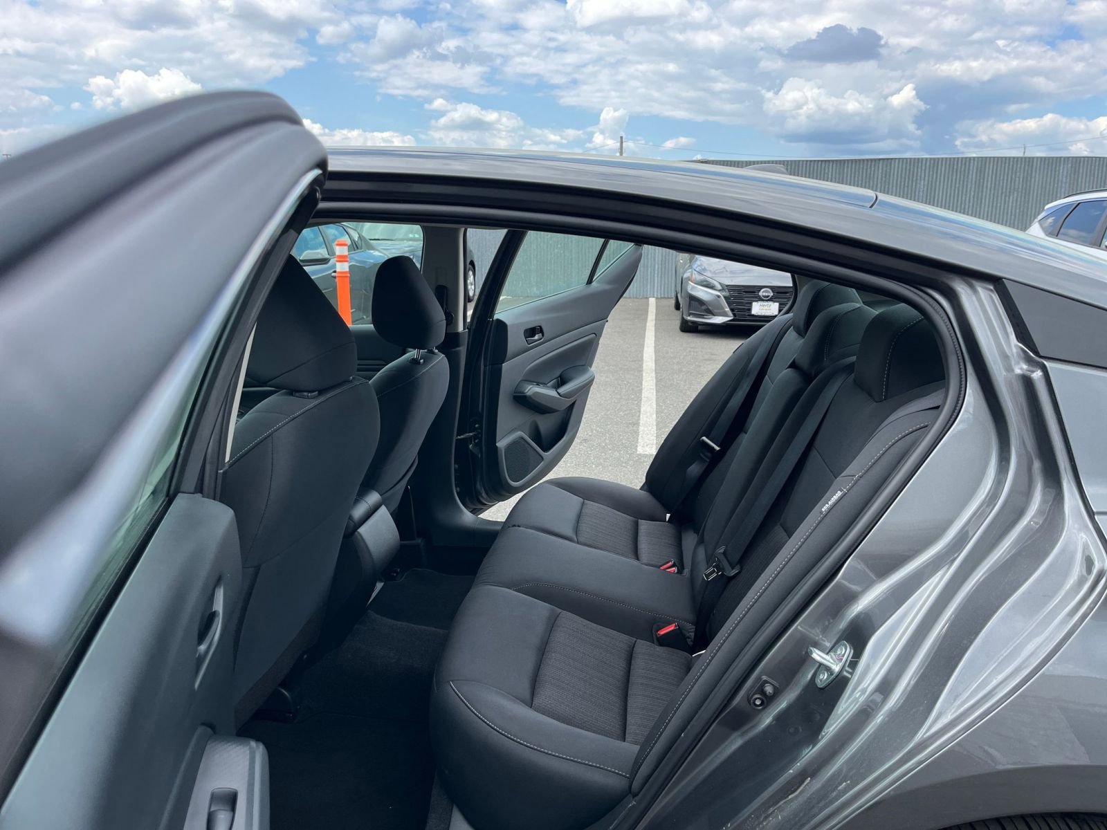 Used 2025 Nissan Altima 2.5 SV image 27