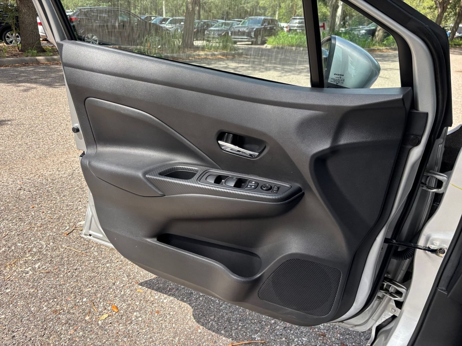 Used 2025 Nissan Versa SV FWD image 18