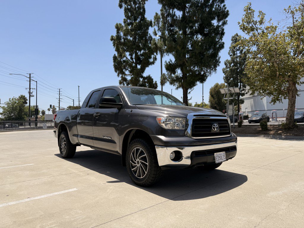 Used 2011 Toyota Tundra 4x4 Double Cab w/ Tow Pkg image 3