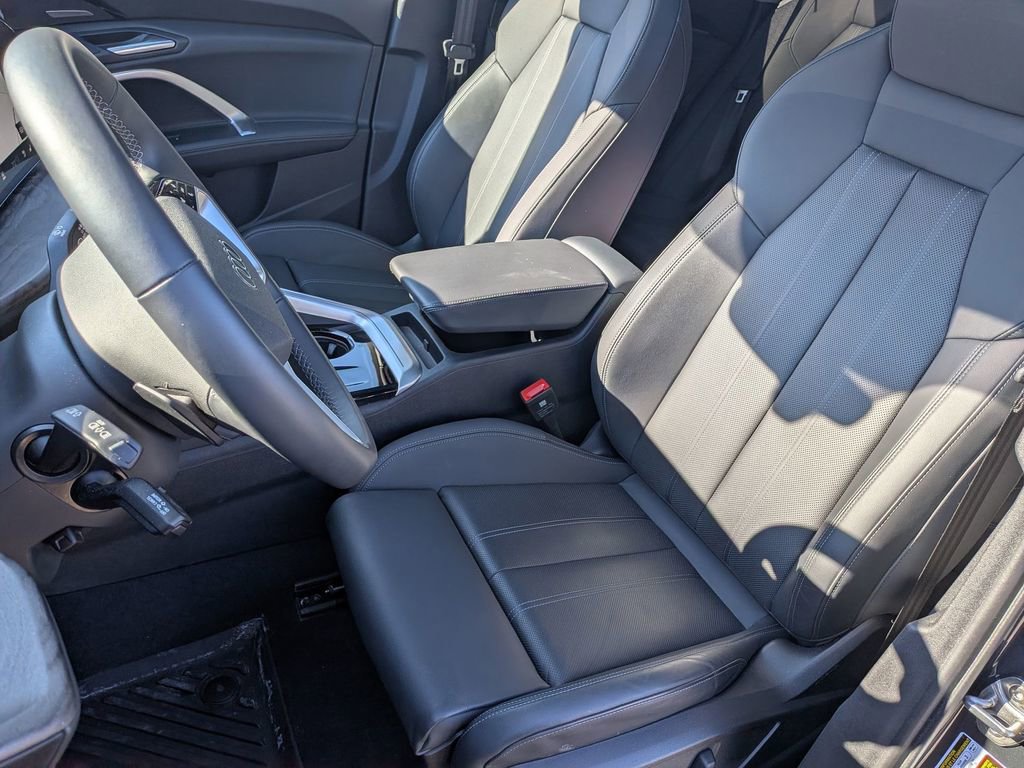 Used 2025 Audi Q5 Premium Plus w/ Premium Plus image 13
