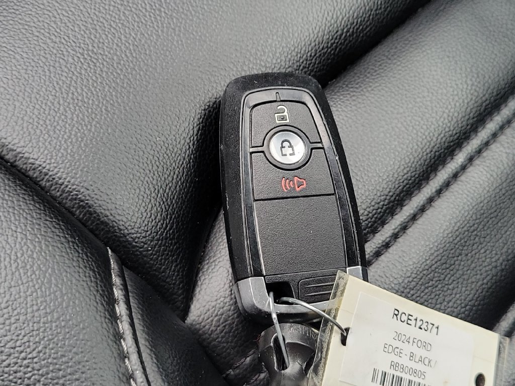 Used 2024 Ford Edge SEL AWD/4WD image 32