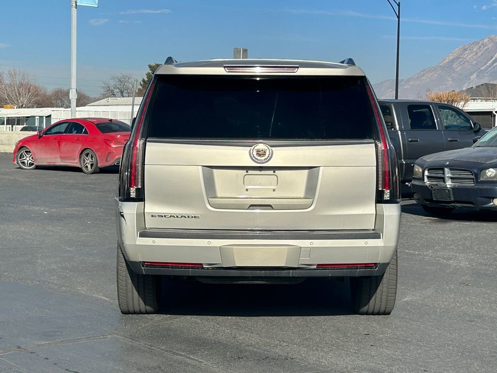 Used 2015 Cadillac Escalade Luxury AWD/4WD image 5