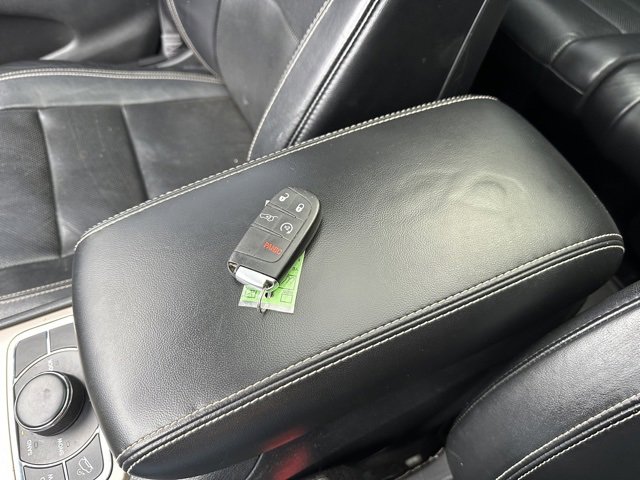 Used 2016 Jeep Grand Cherokee Limited w/ Luxury Group II image 23