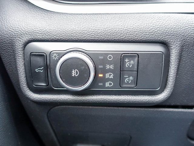 Used 2023 Ford Explorer XLT w/ Equipment Group 202A image 5