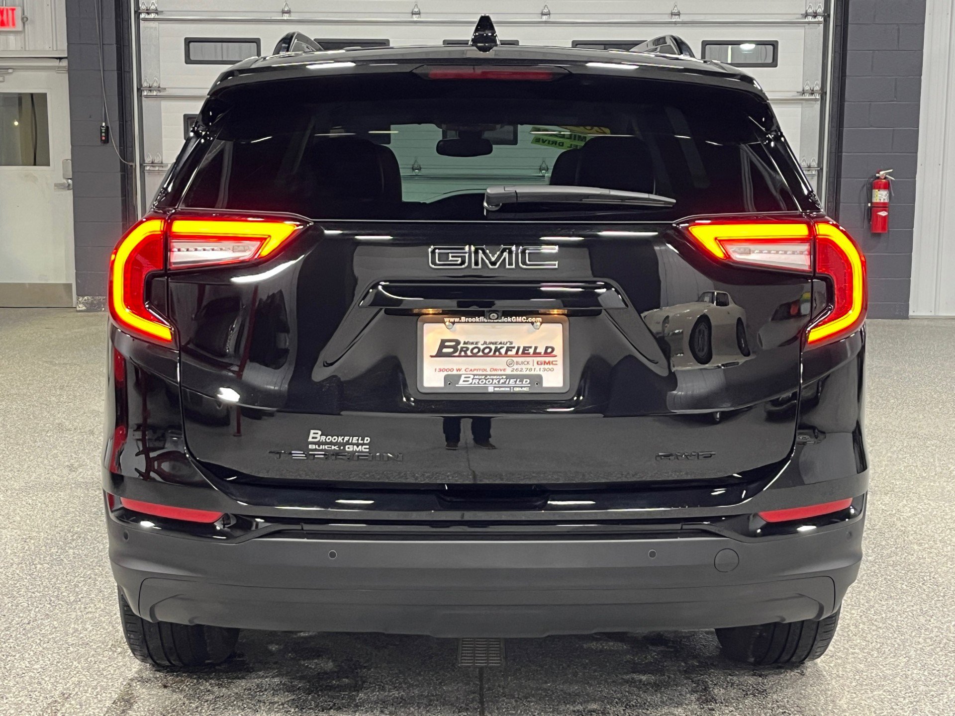Certified 2022 GMC Terrain SLT w/ Infotainment Package II image 4