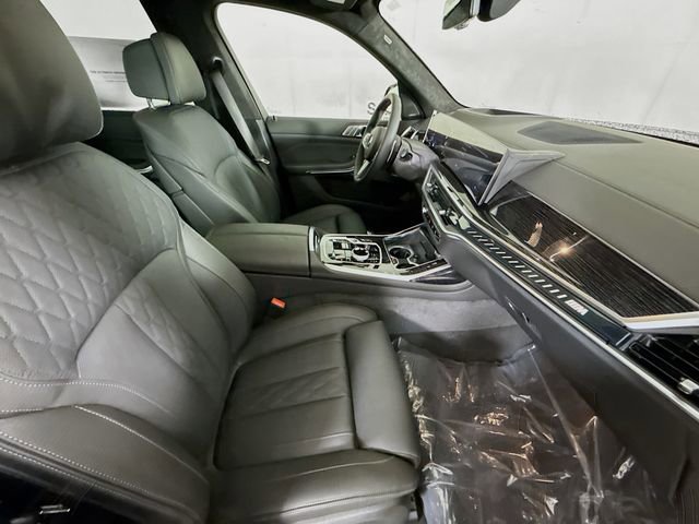 Used 2026 BMW X7 M60i AWD/4WD image 30