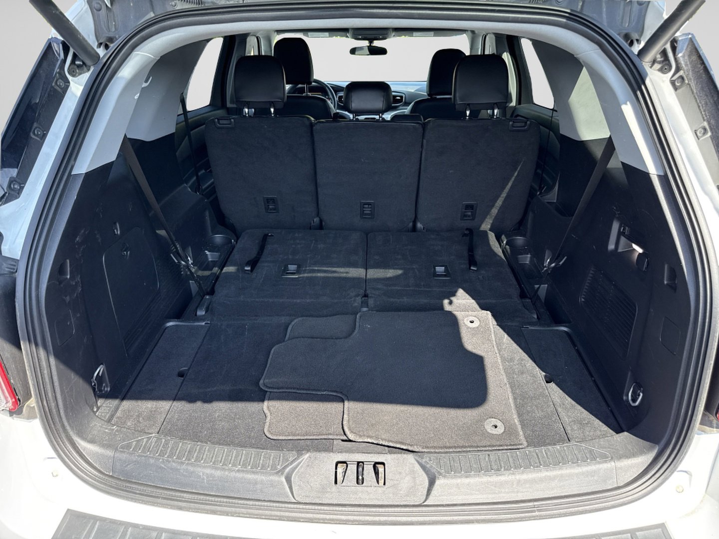 Used 2023 Ford Explorer XLT w/ Equipment Group 202A image 38