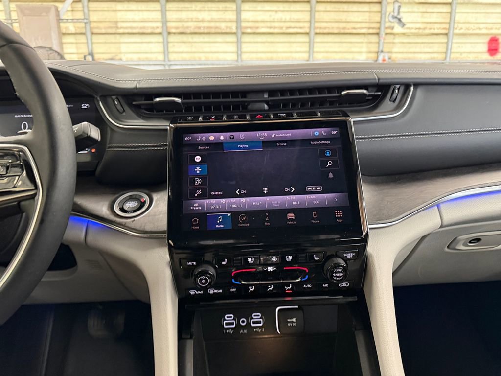 Used 2023 Jeep Grand Cherokee L Overland image 16