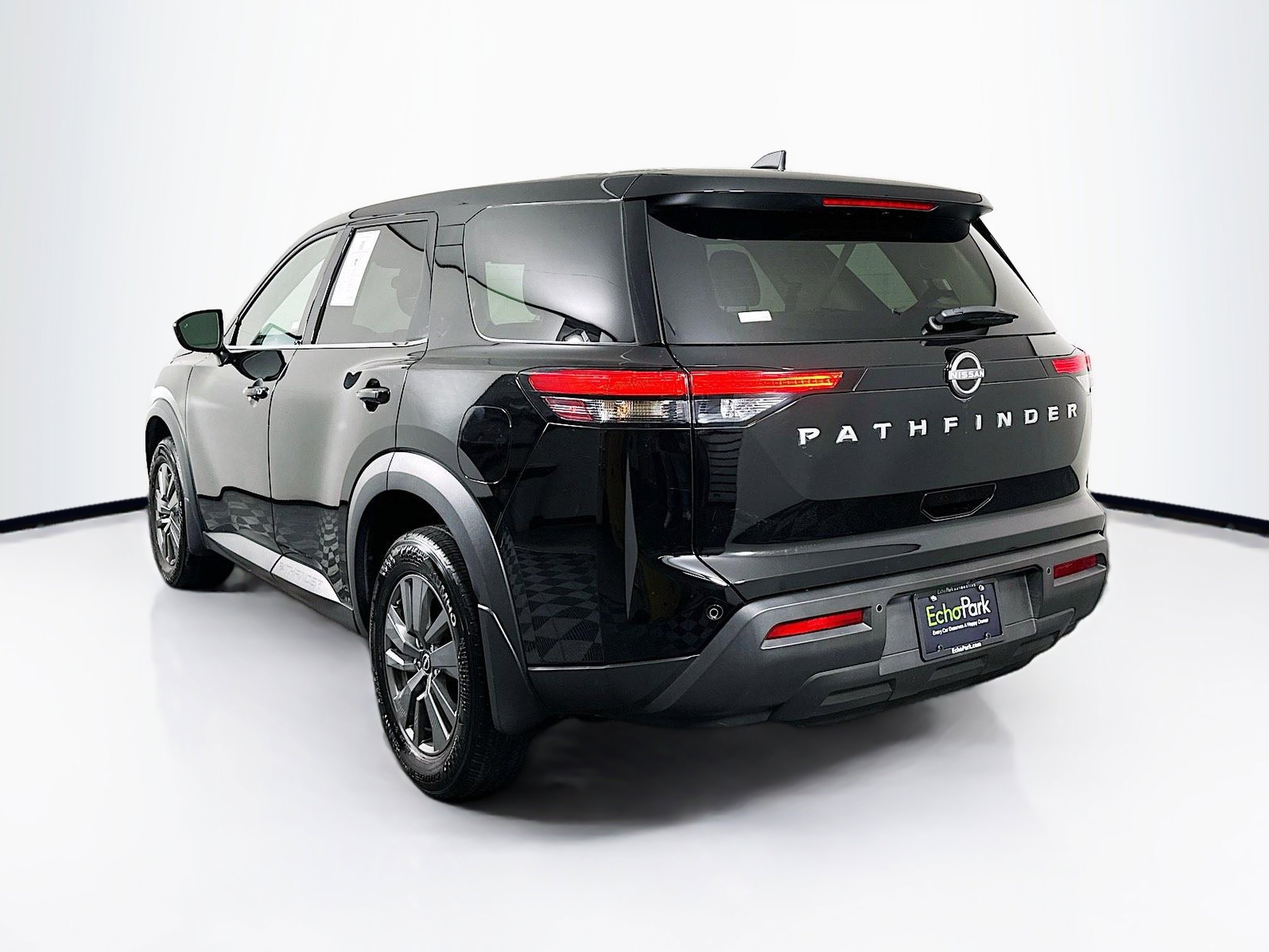 Used 2024 Nissan Pathfinder S image 5