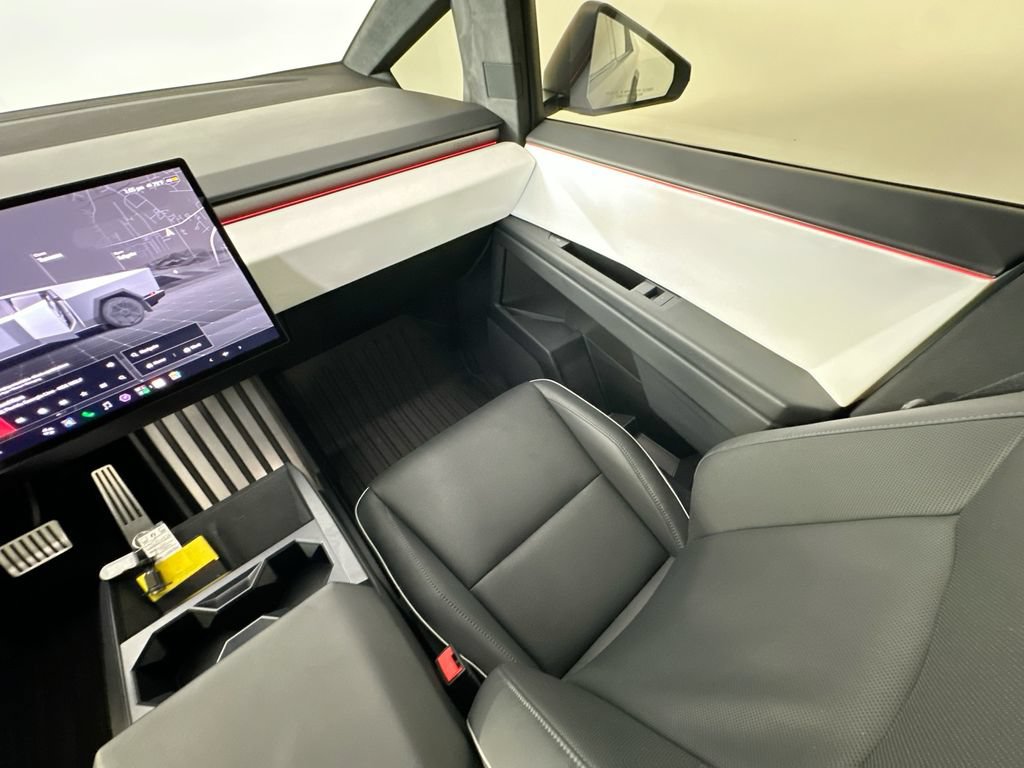 Used 2024 Tesla Cybertruck AWD Crew Cab image 10