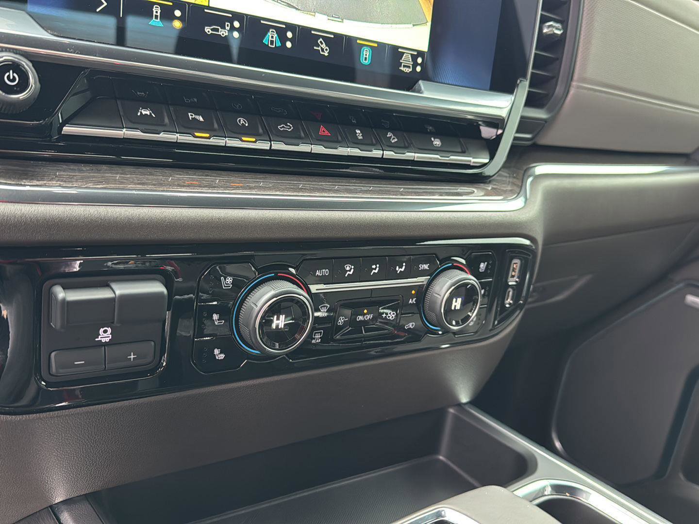 Used 2023 Chevrolet Silverado 1500 LTZ w/ Technology Package image 24