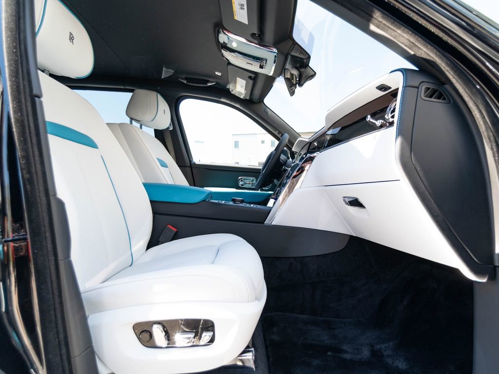 New 2026 Rolls-Royce Cullinan AWD/4WD image 34