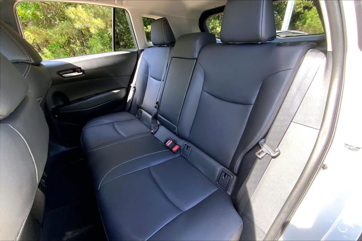 Used 2023 Toyota Corolla Cross XLE w/ Convenience Package image 21
