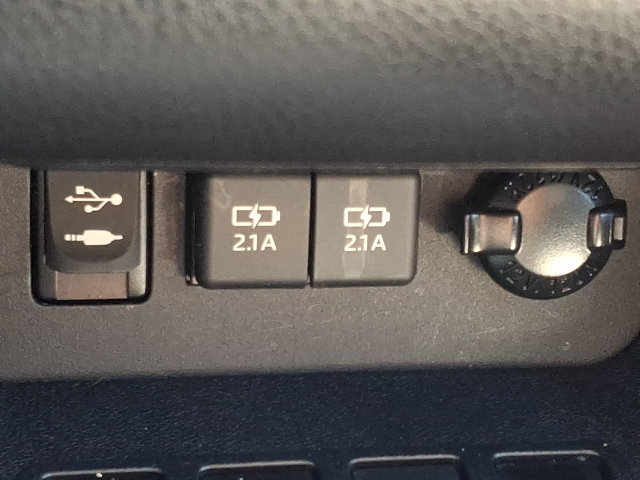 Used 2019 Toyota Highlander XLE AWD/4WD image 27