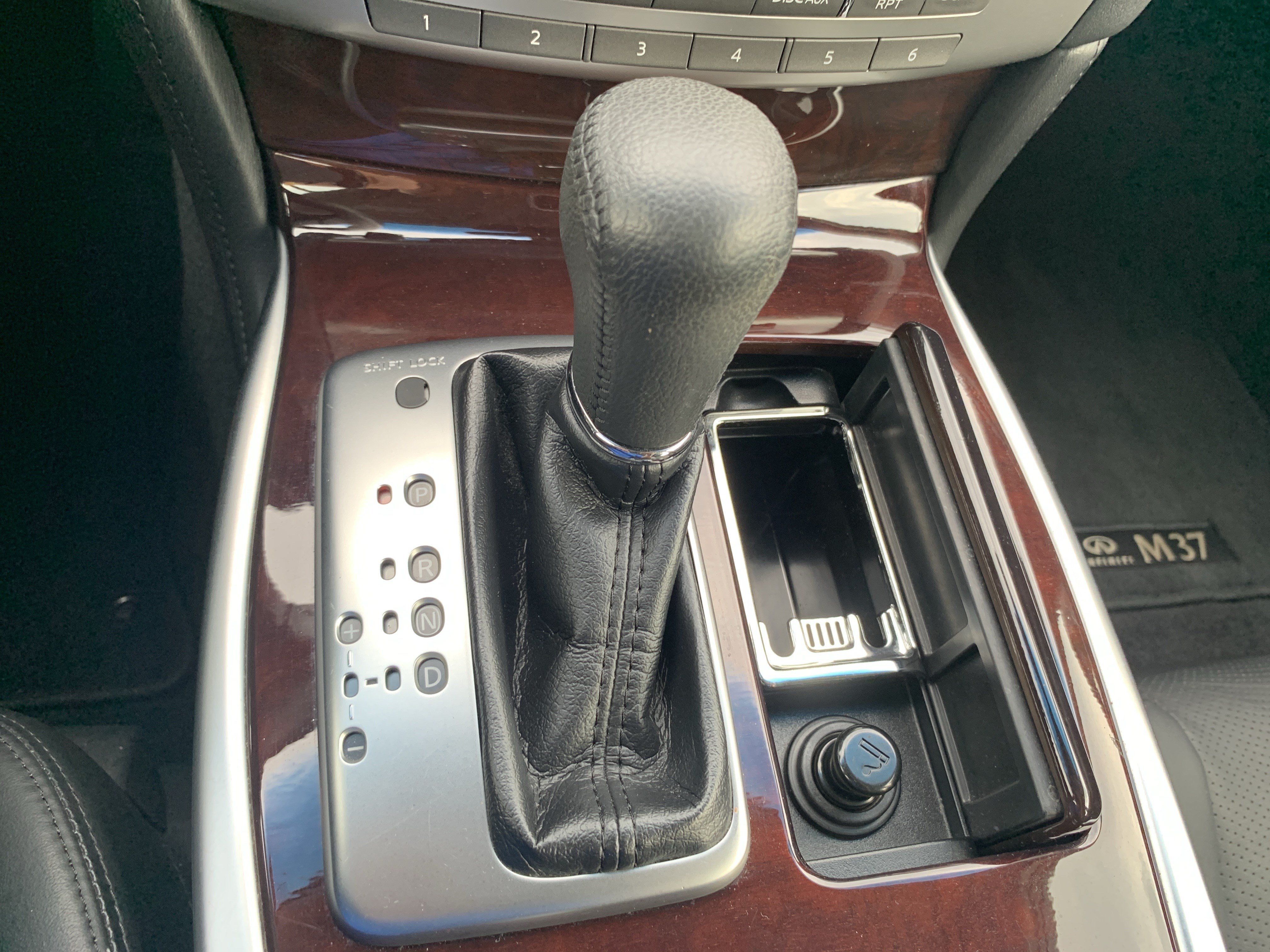 Used 2013 INFINITI M37 w/ Premium Pkg RWD image 26
