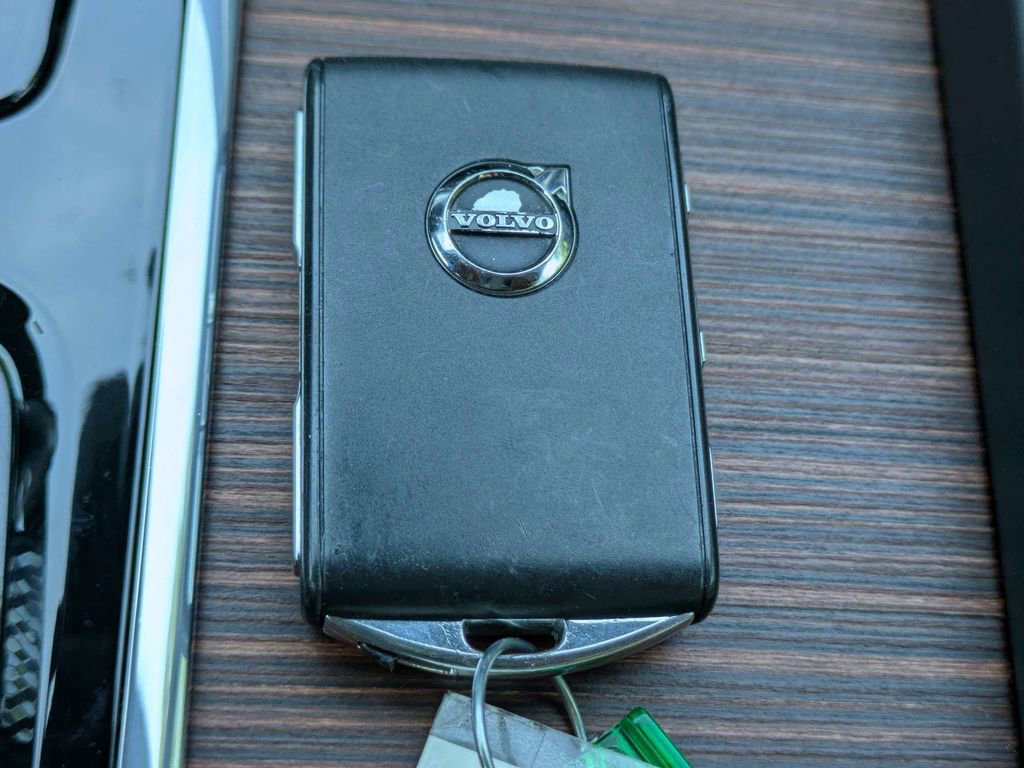 Certified 2023 Volvo XC60 B5 Ultimate w/ Protection Package Premier FWD image 31