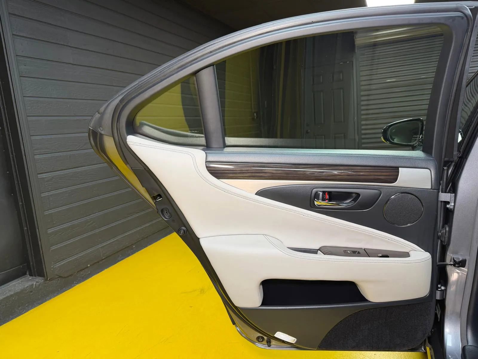 Used 2013 Lexus LS 460 AWD w/ Comfort Pkg image 24