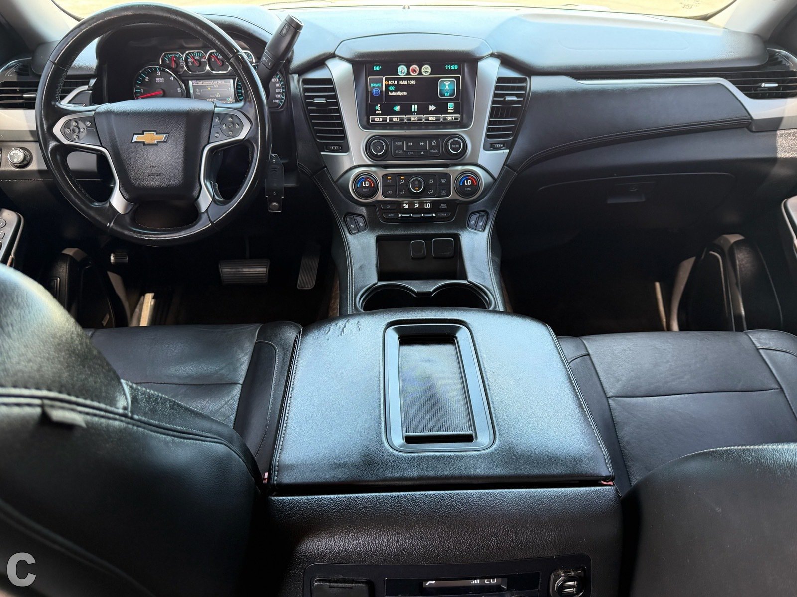 Used 2015 Chevrolet Suburban LT RWD image 17