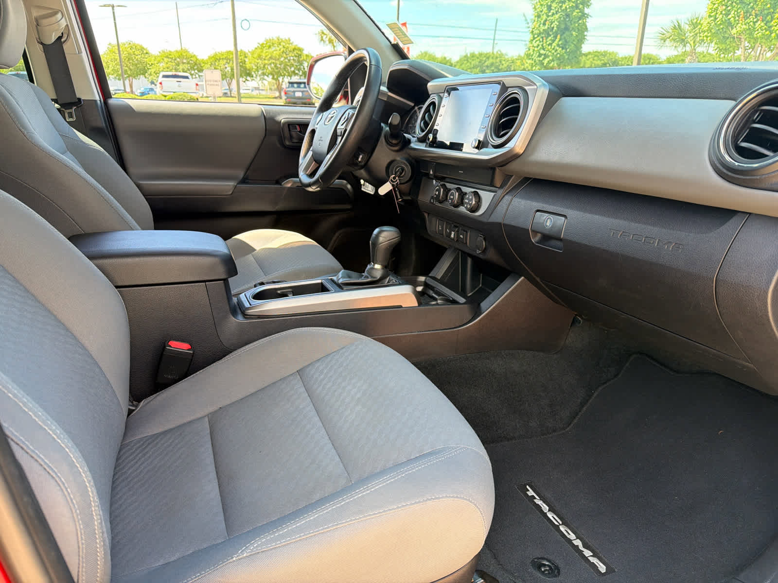 Used 2020 Toyota Tacoma SR5 RWD image 34